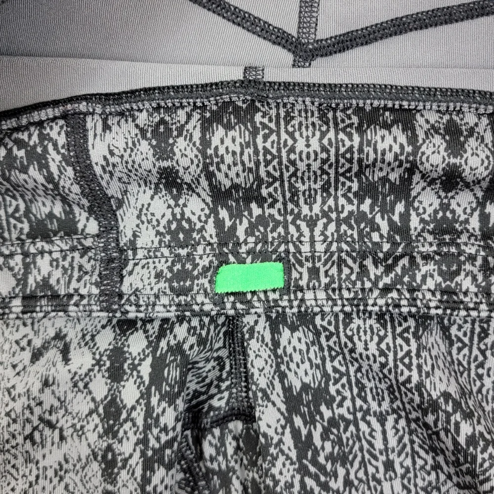 Athleta Prisma Stide Capri Crop Legging